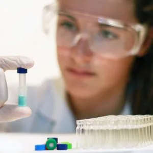 MiniVial fără seringă cu membrană pentru filtrare